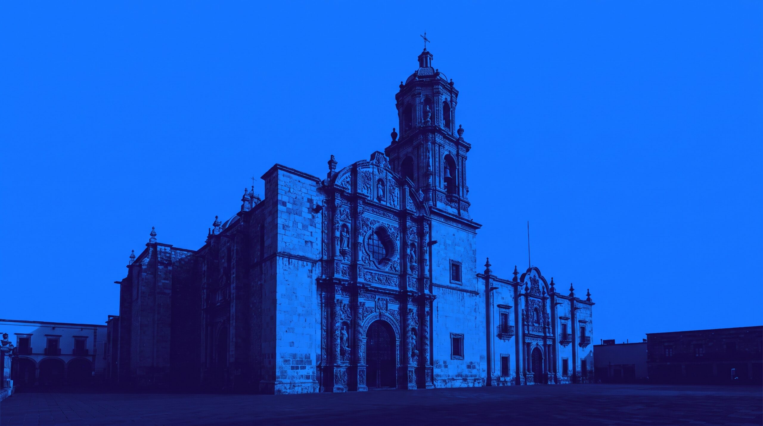 Catedral de Santiago en duotono — cobertura de la red 0G en Saltillo