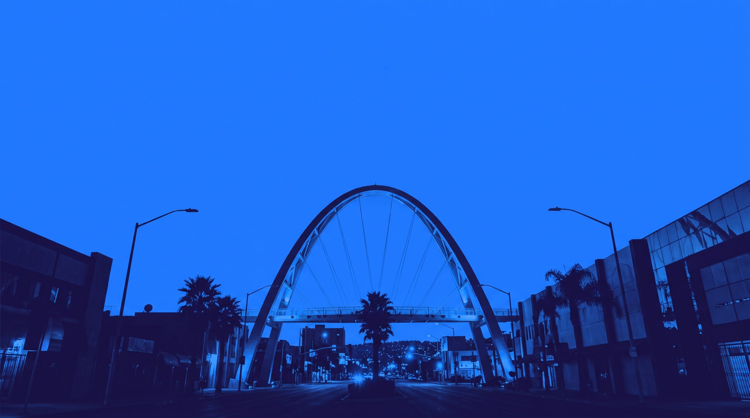 El Arco monumental en duotono — cobertura de la red 0G en Tijuana